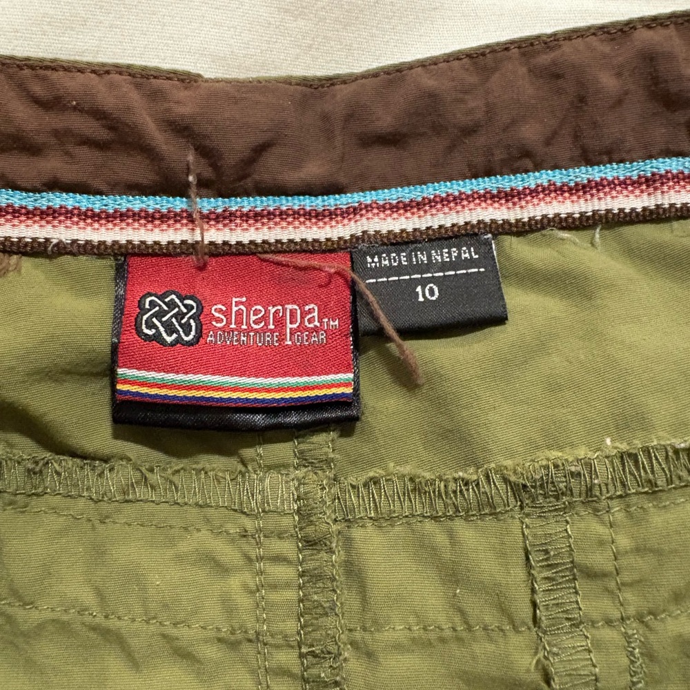 Women’s Green Sherpa Hiking Skirt - Picture 5 of 10